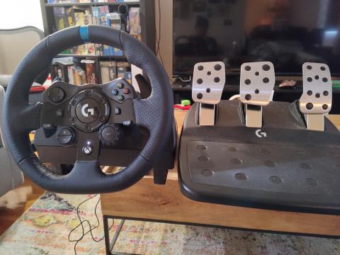 Logitech g923 Wheel and Pedals Set Review