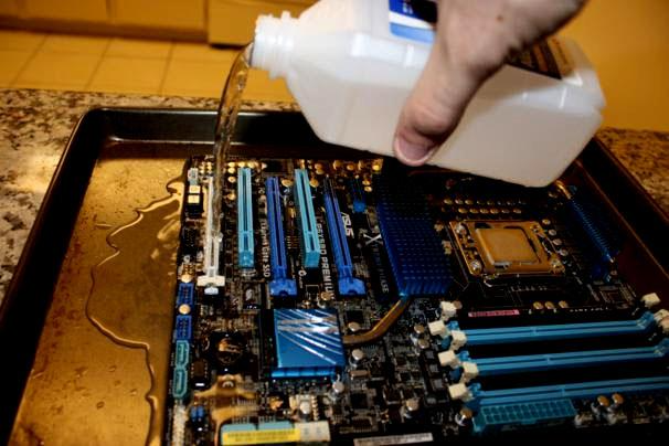 How To Clean A Motherboard With Isopropyl Alcohol